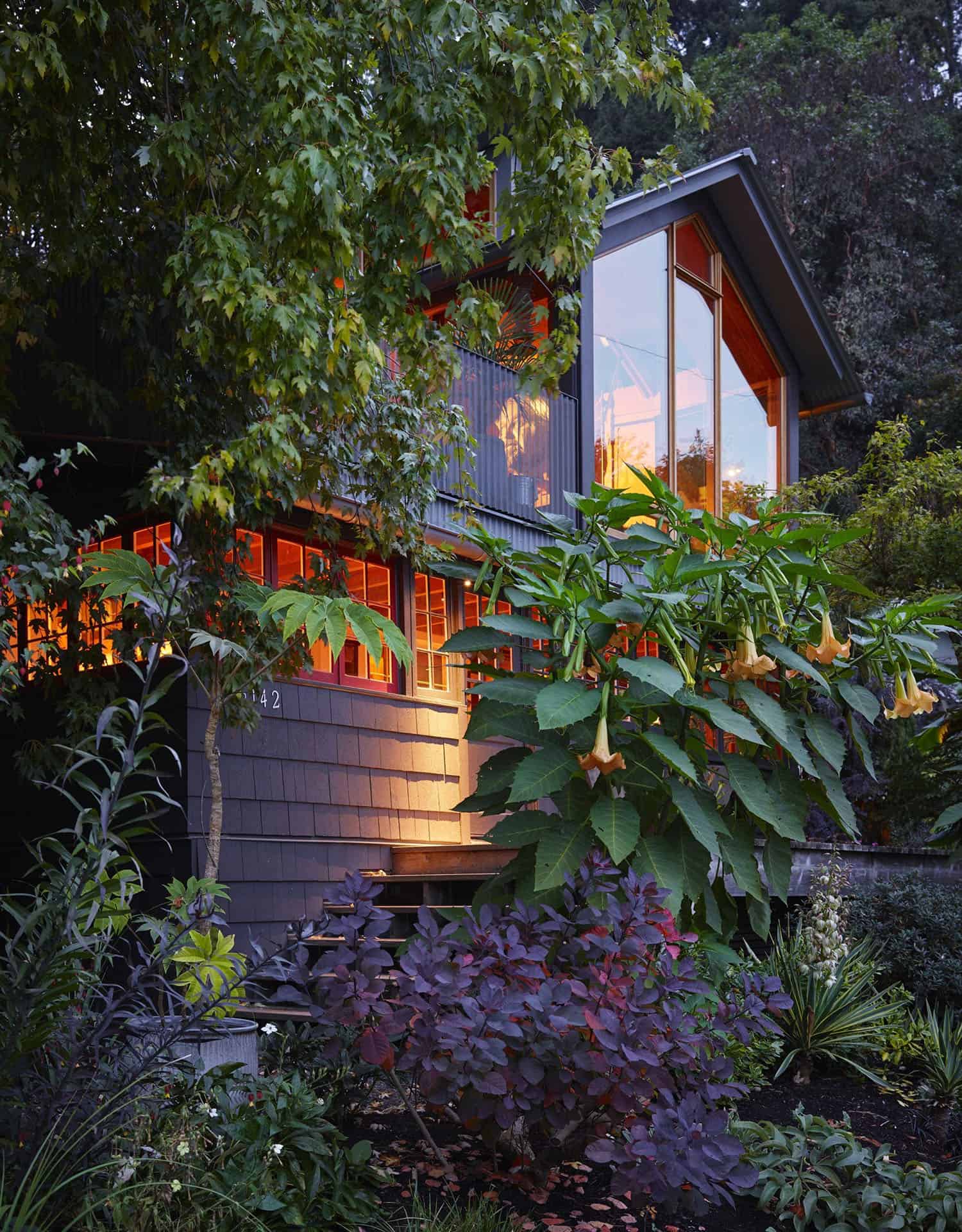 renovated-cabin-retreat-exterior-dusk