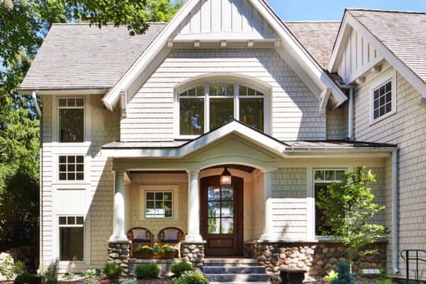 featured posts image for Refined lakeshore cottage boasting serene views of Lake Minnetonka