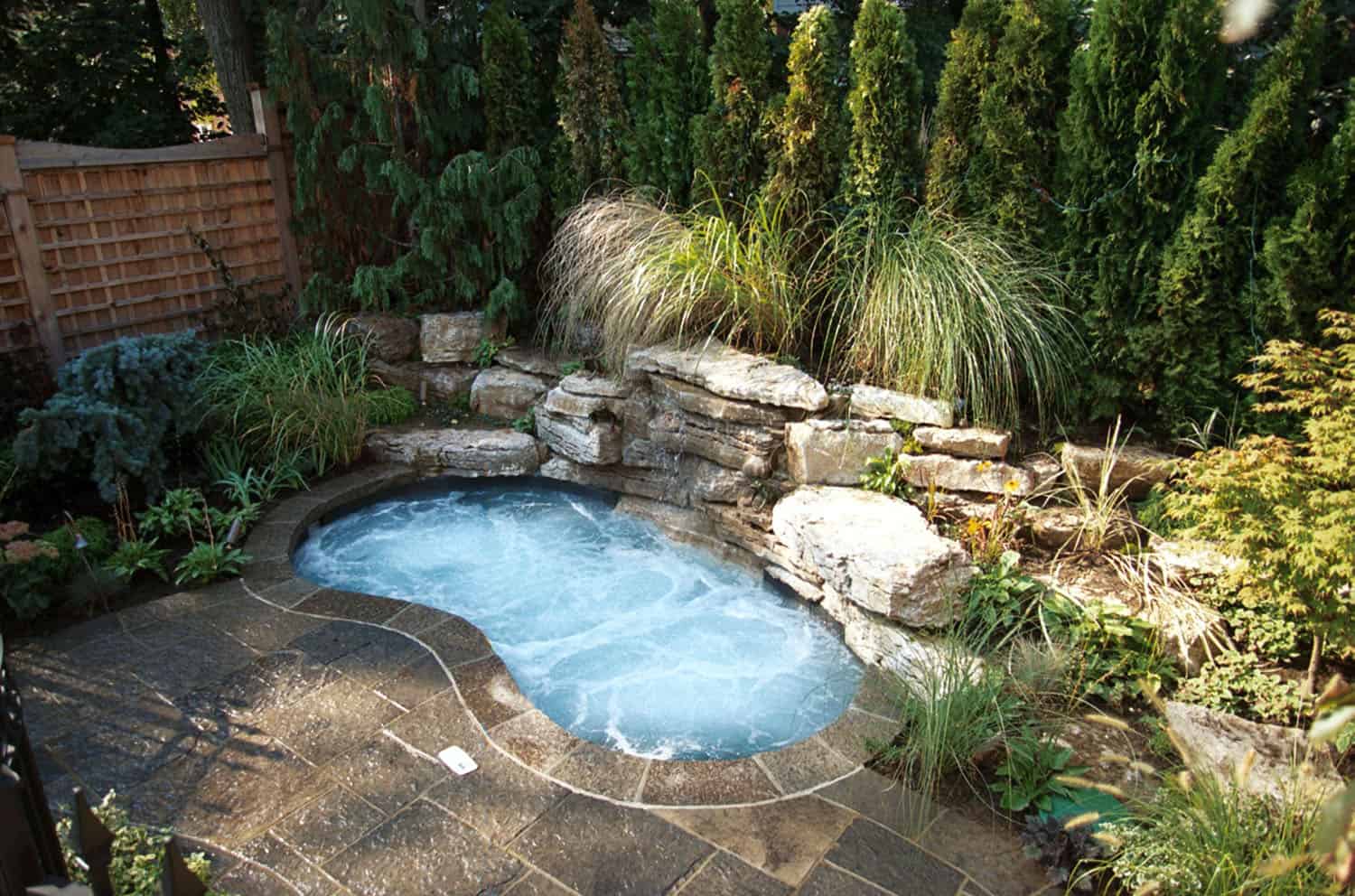 outdoor-hot-tub-idea