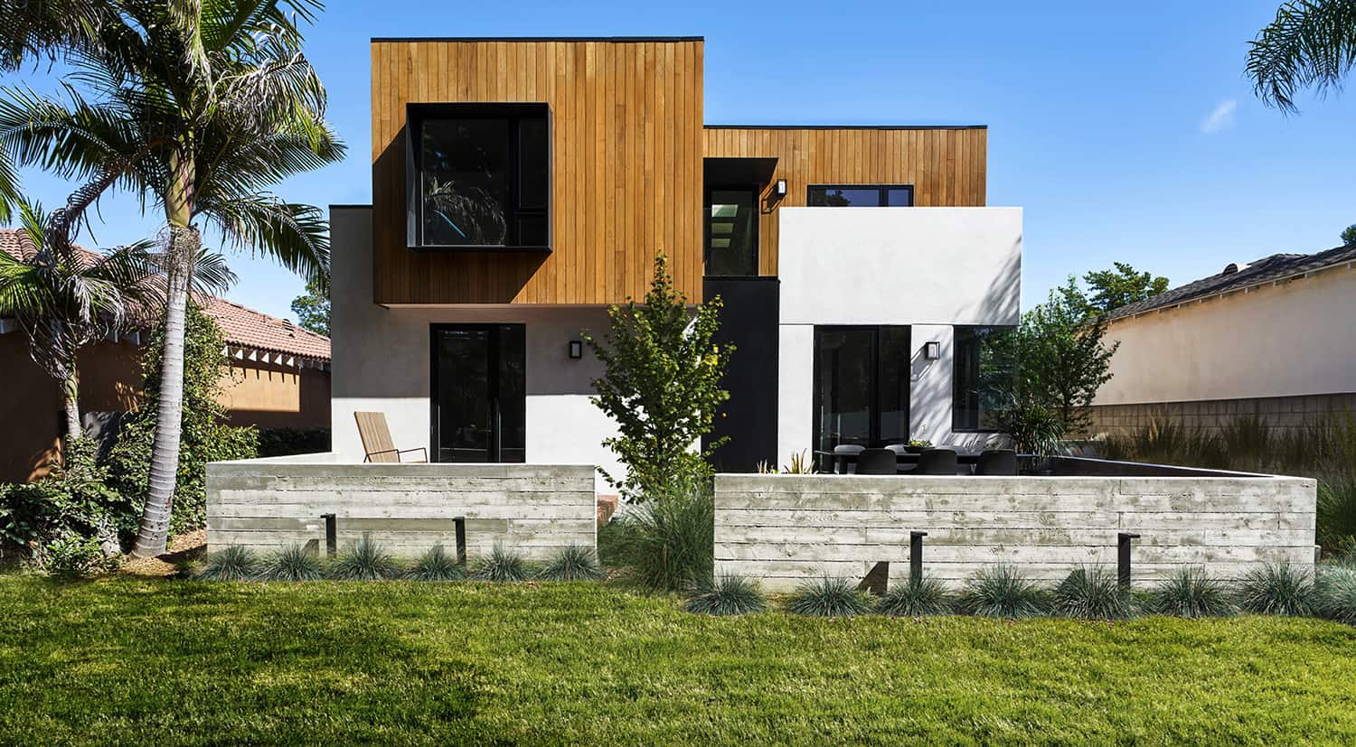 contemporary-home-exterior-entry-deck