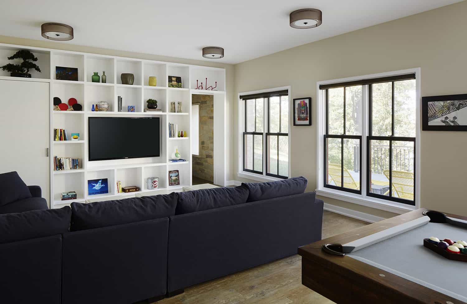 contemporary-family-room