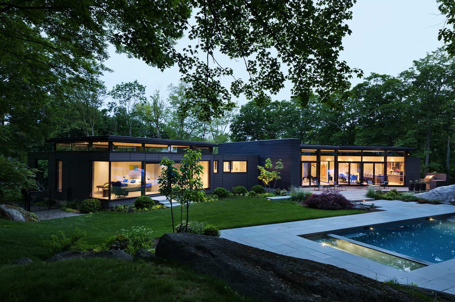 efficient-modern-home-exterior