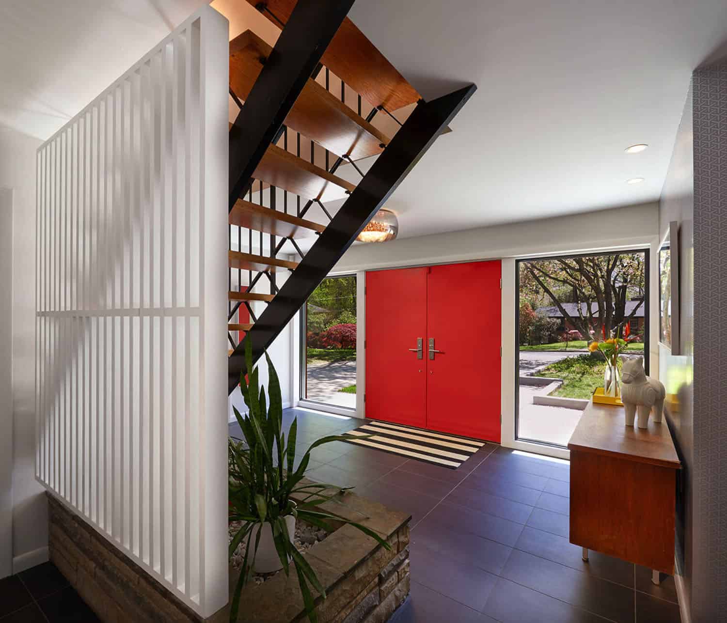 midcentury-home-remodel-entry