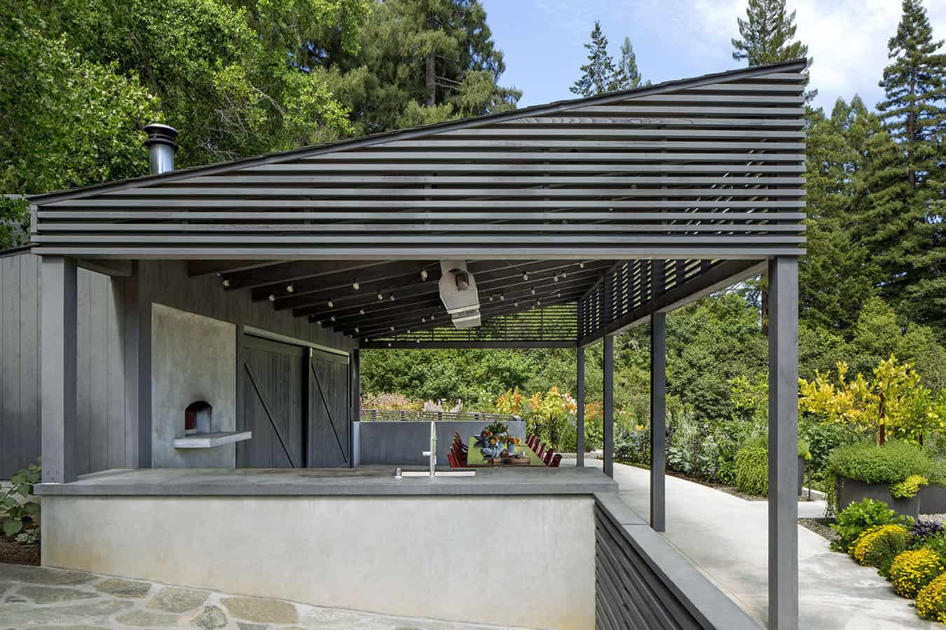 midcentury-outdoor-kitchen-pavilion