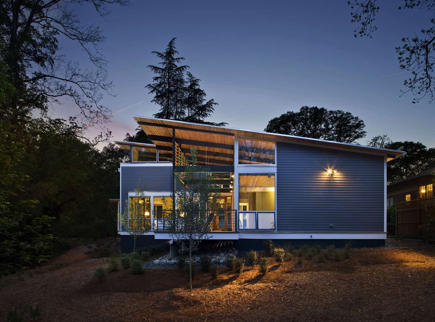 leed-platinum-certifited-modernist-house-exterior