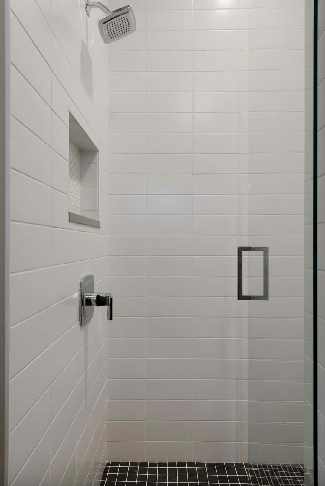 contemporary-guest-bathroom