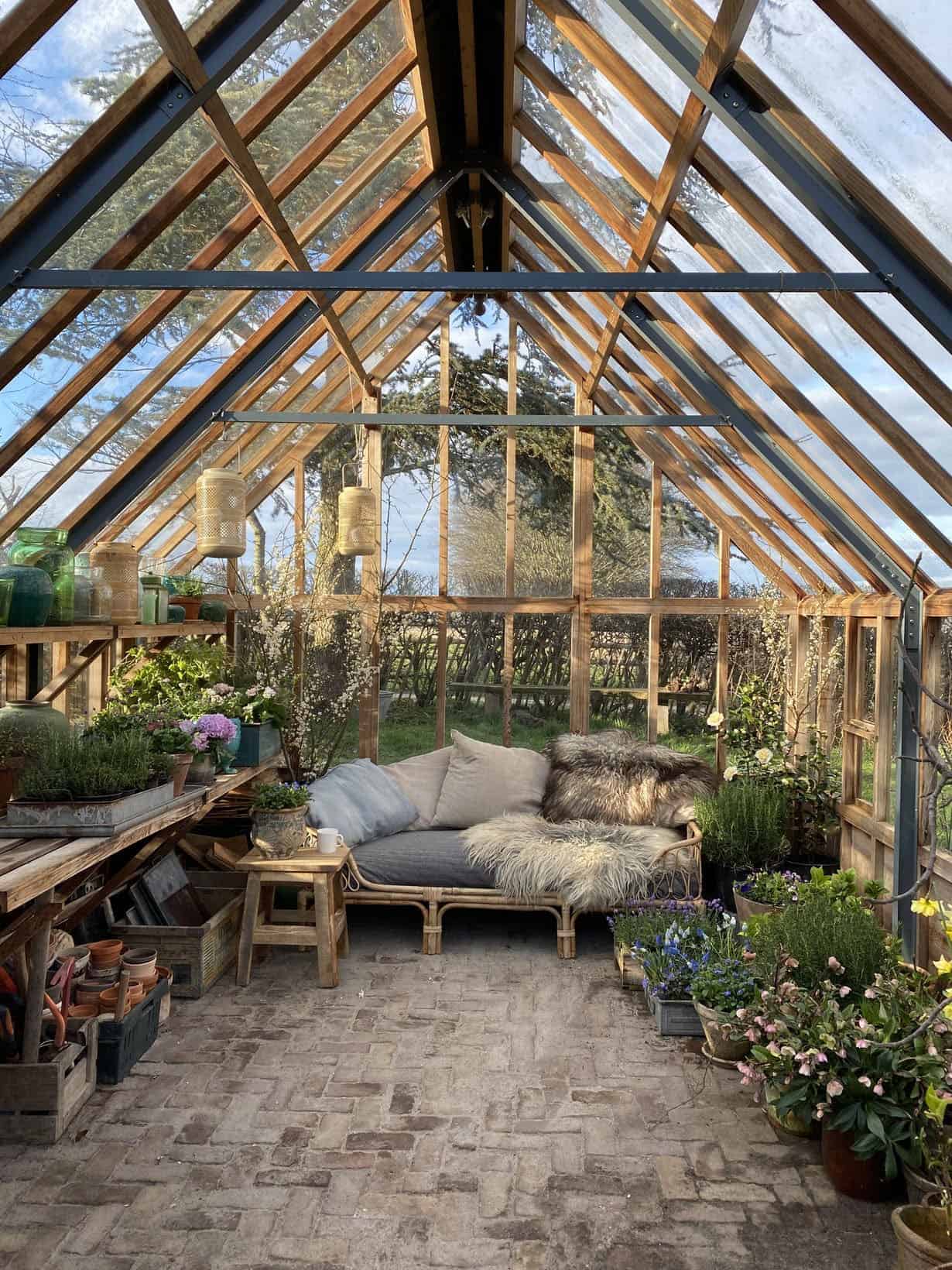 cottage-greenhouse