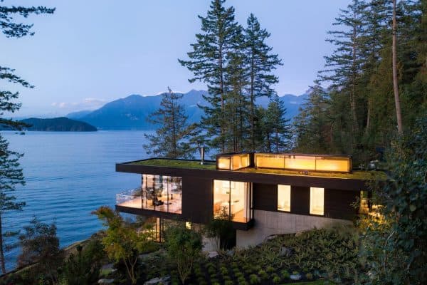 featured posts image for A glass and timber cabin cantilevers off of British Columbia’s serene coast