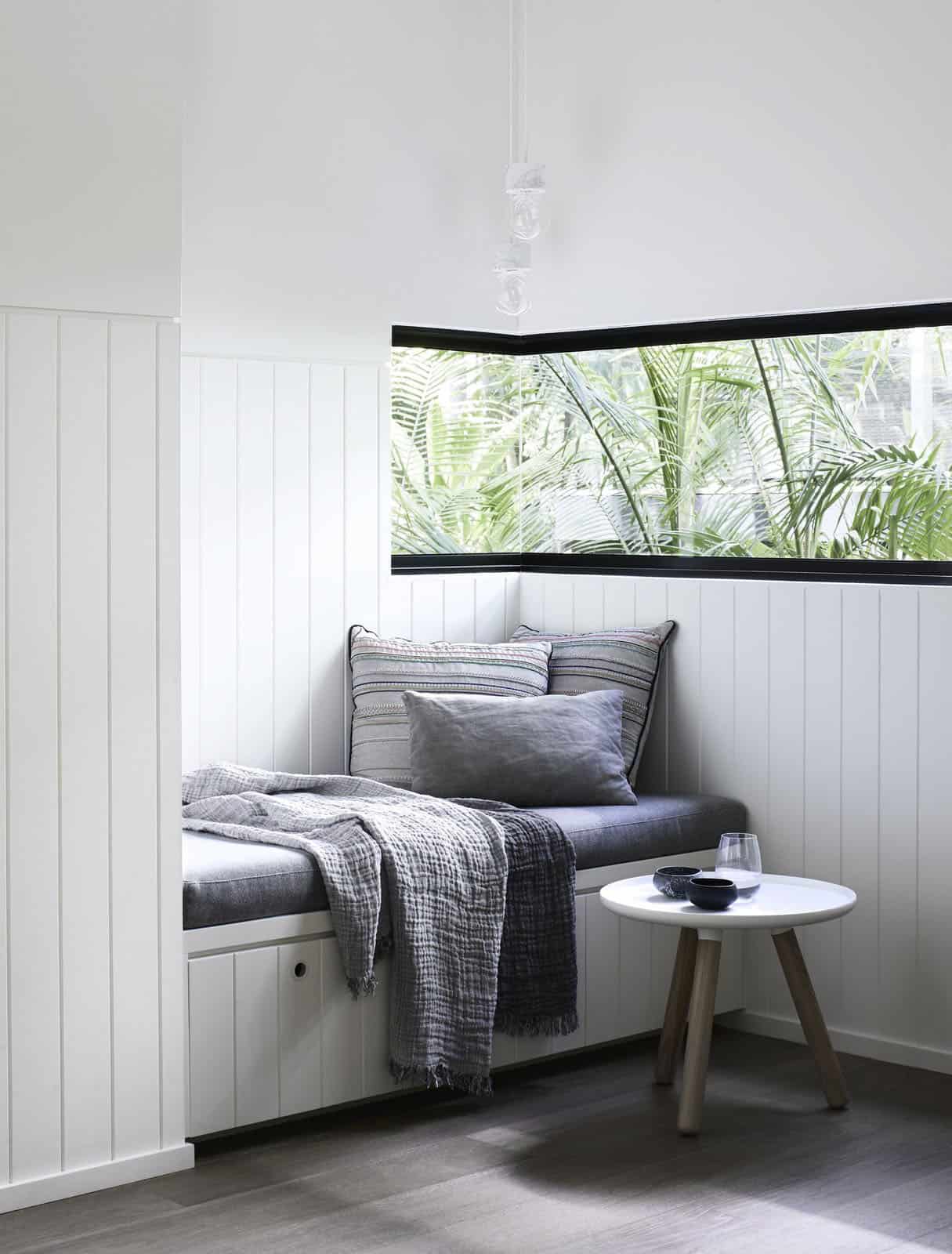 tropical-retreat-built-in-window-seat