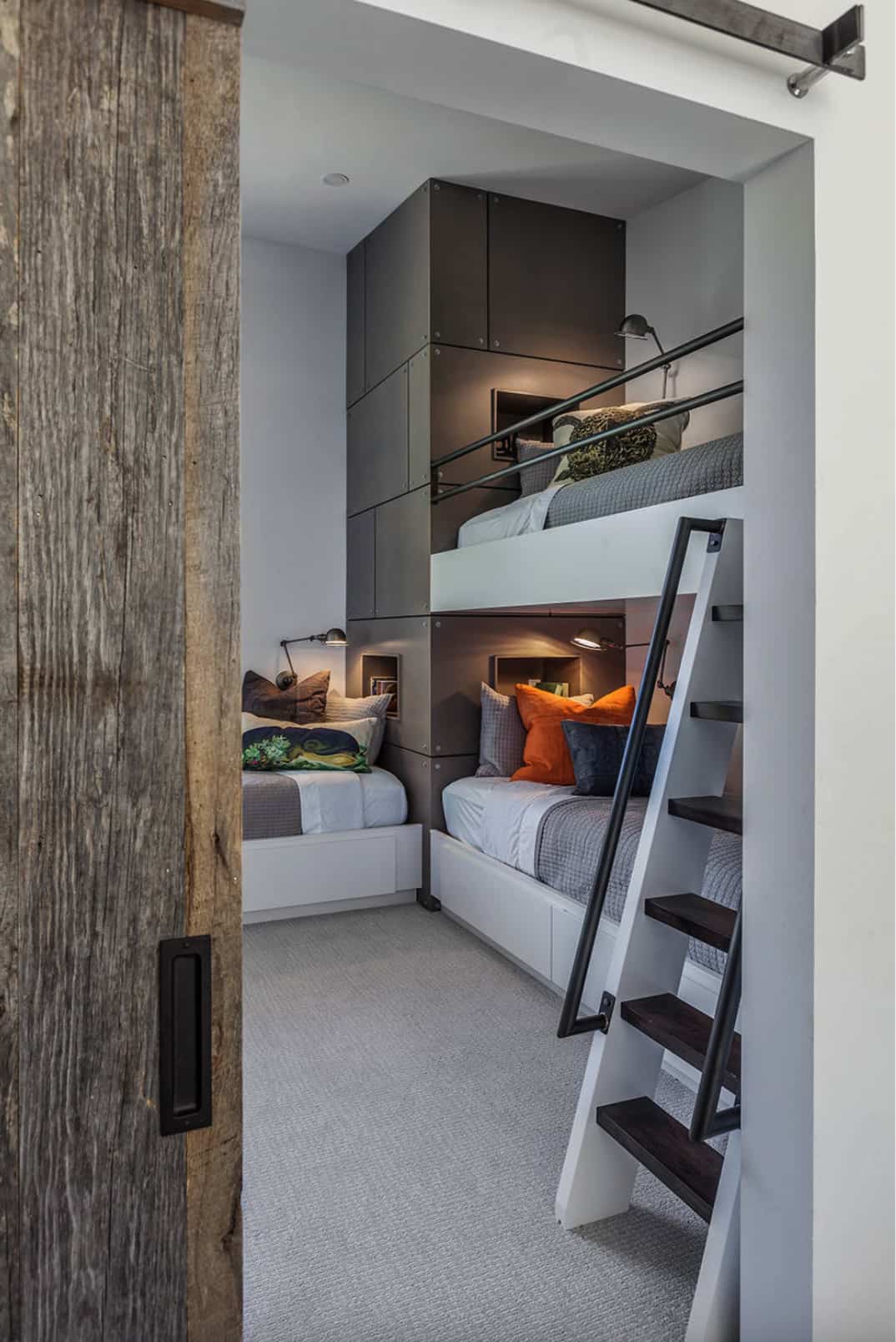 midcentury-modern-bunk-bedroom