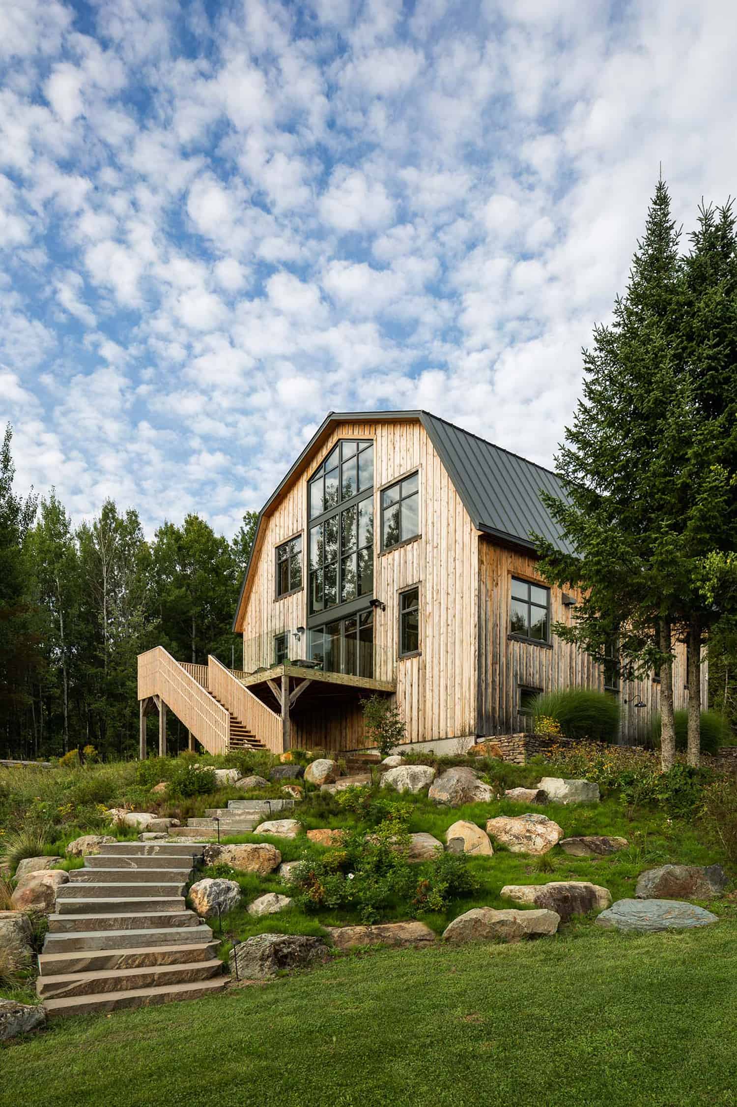 modern-rustic-barn-home-exterior