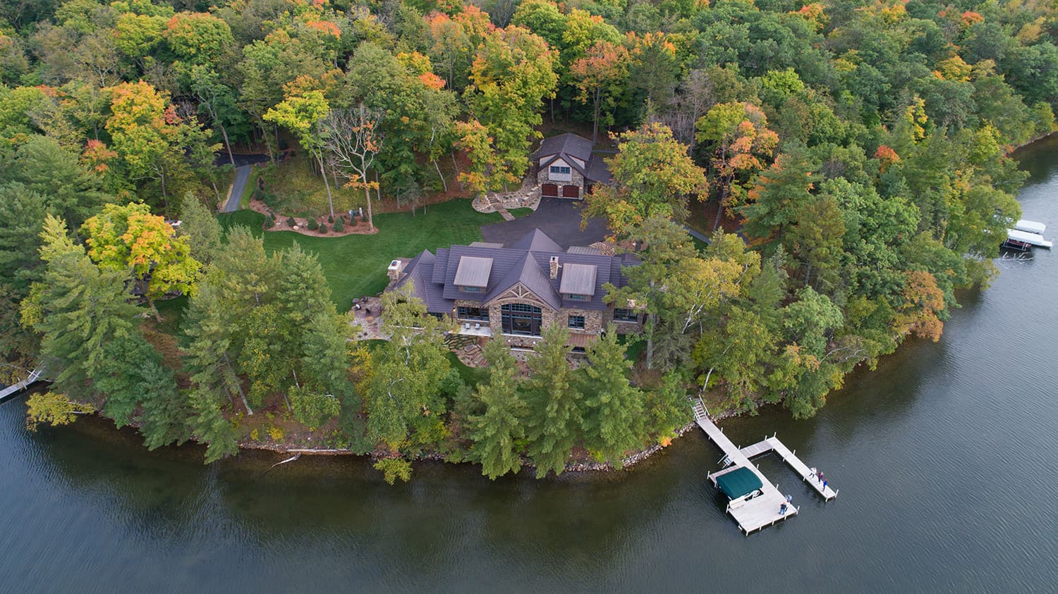 rustic-lake-house-retreat-exterior-aerial-view