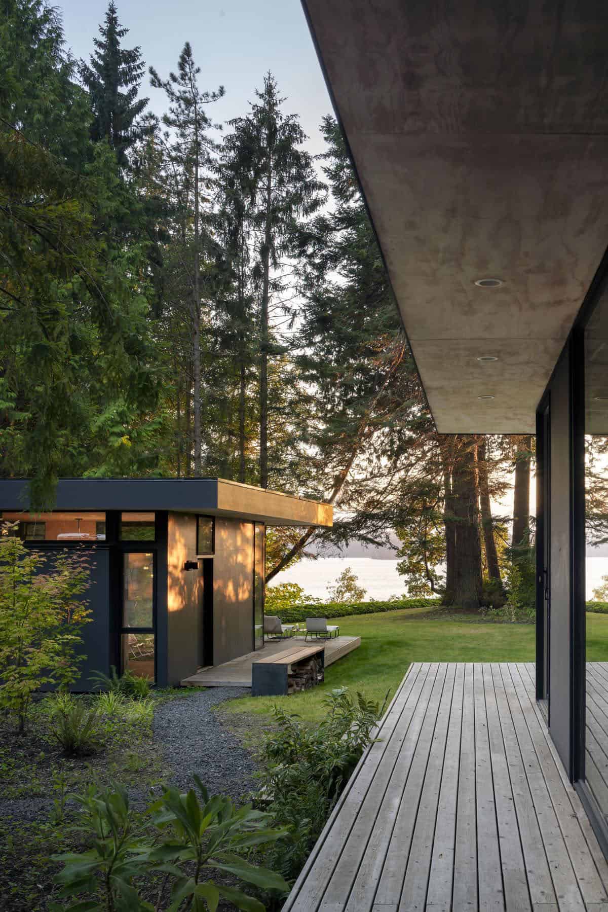 family-cabin-retreat-exterior