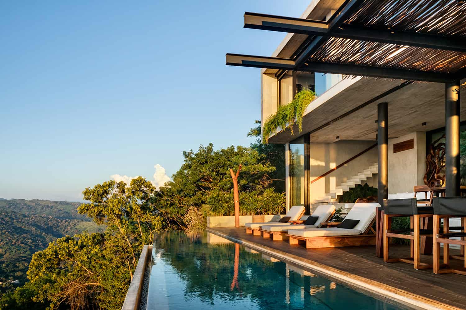 tropical-minimalist-holiday-home-swimming-pool