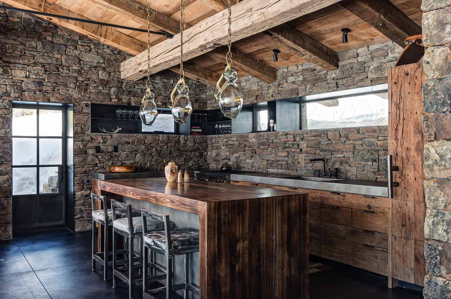 rustic-stone-wall-kitchen