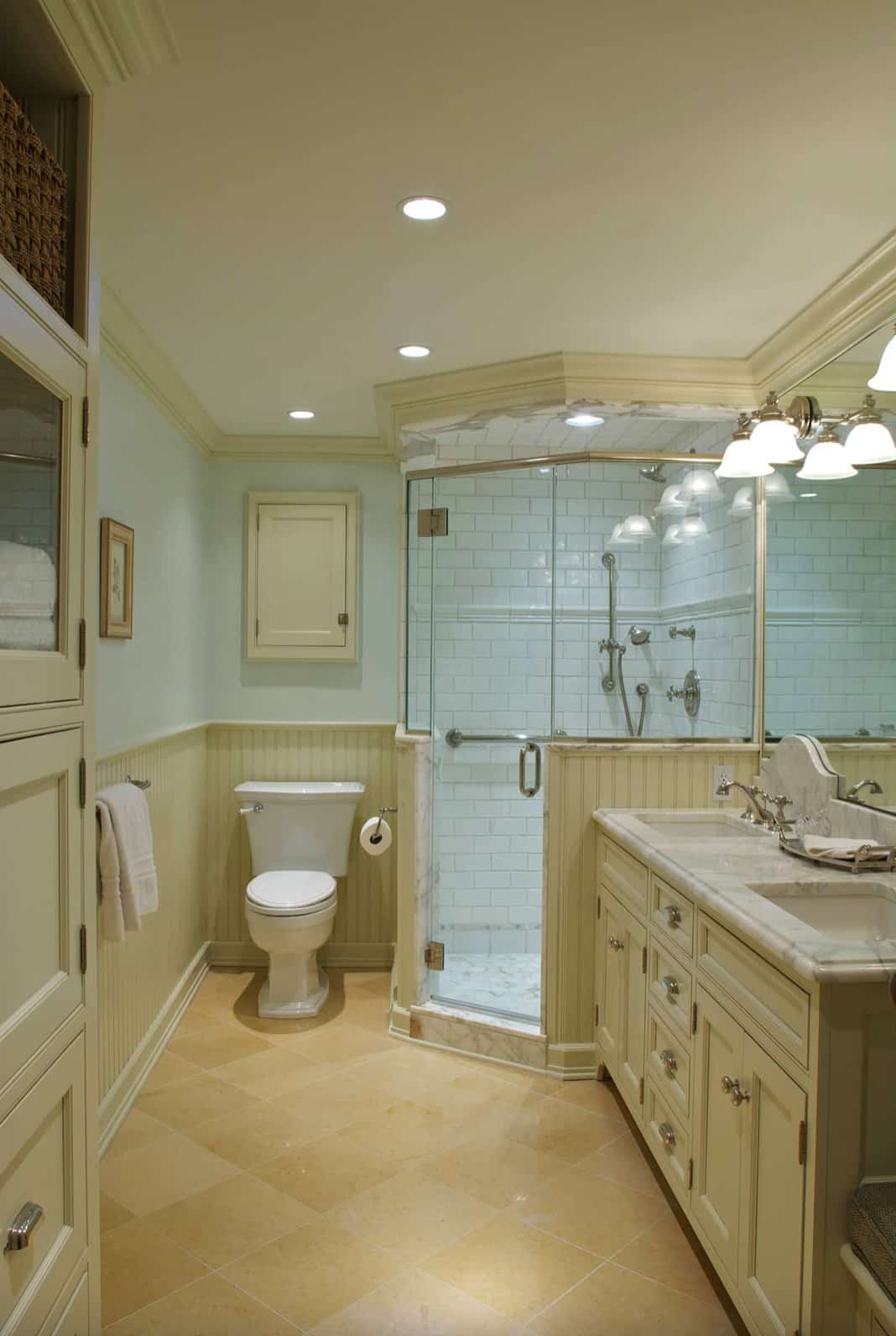 traditional-style-bathroom