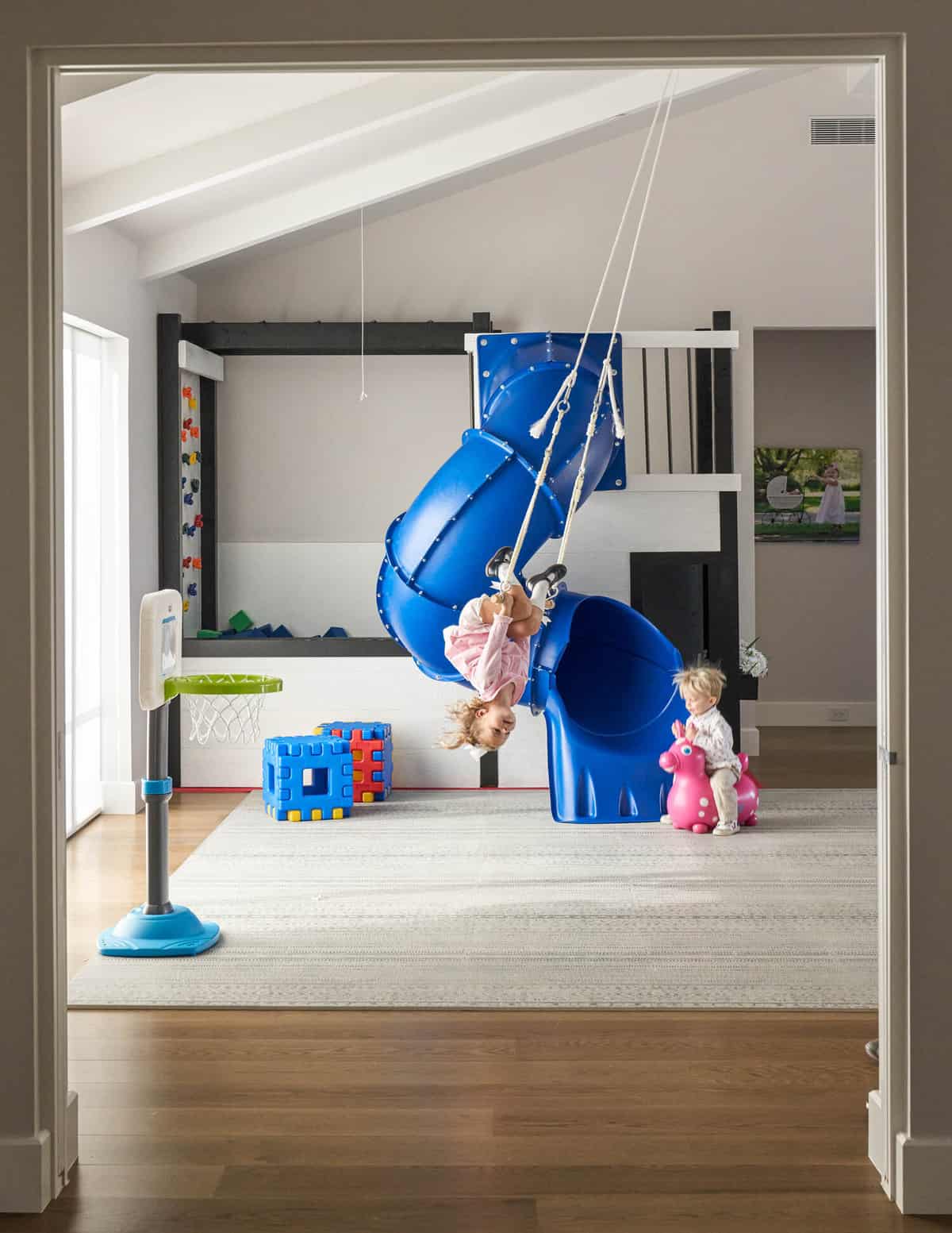 contemporary-kids-playroom