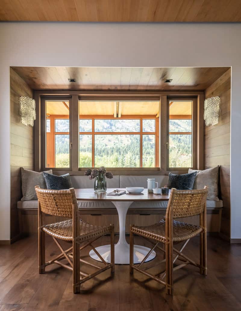 mountain-modern-dining-room