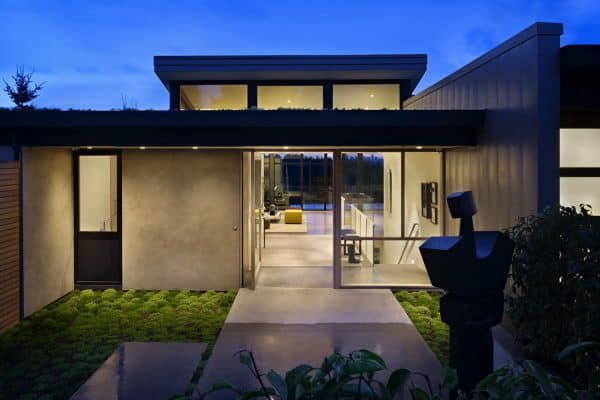 featured posts image for Tour a stunning steel and glass modern home with Seattle skyline views