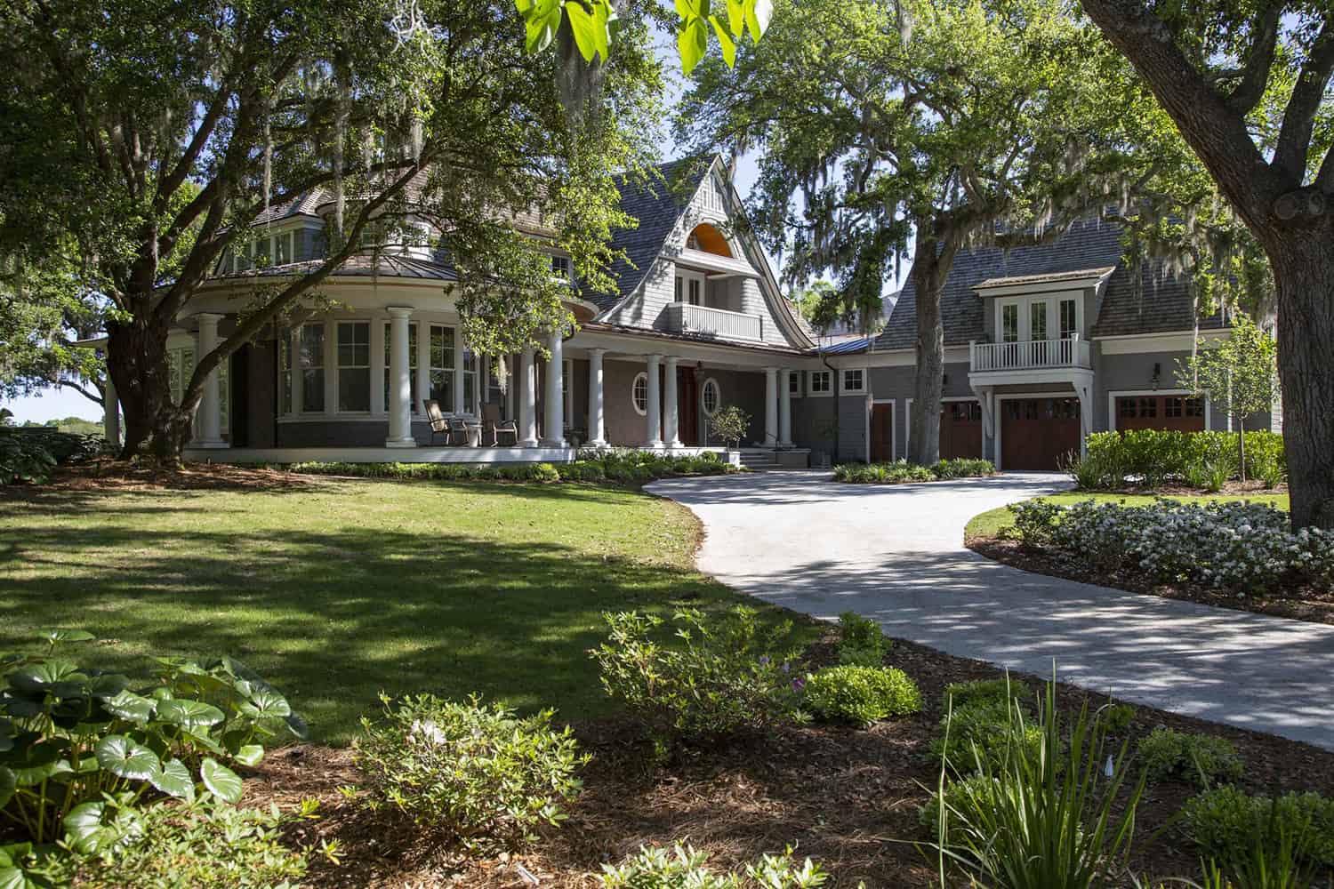 lowcountry-style-coastal-home-exterior