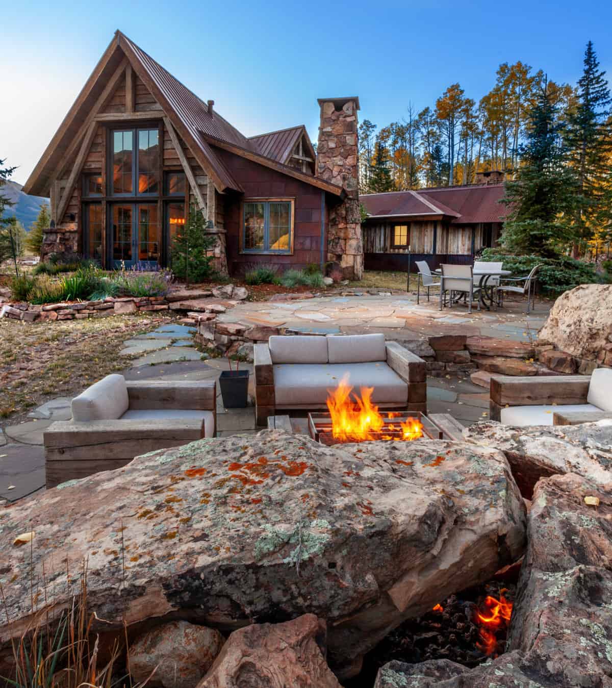 A gorgeous rustic-modern cabin inspired by Colorado?s Rocky Mountains