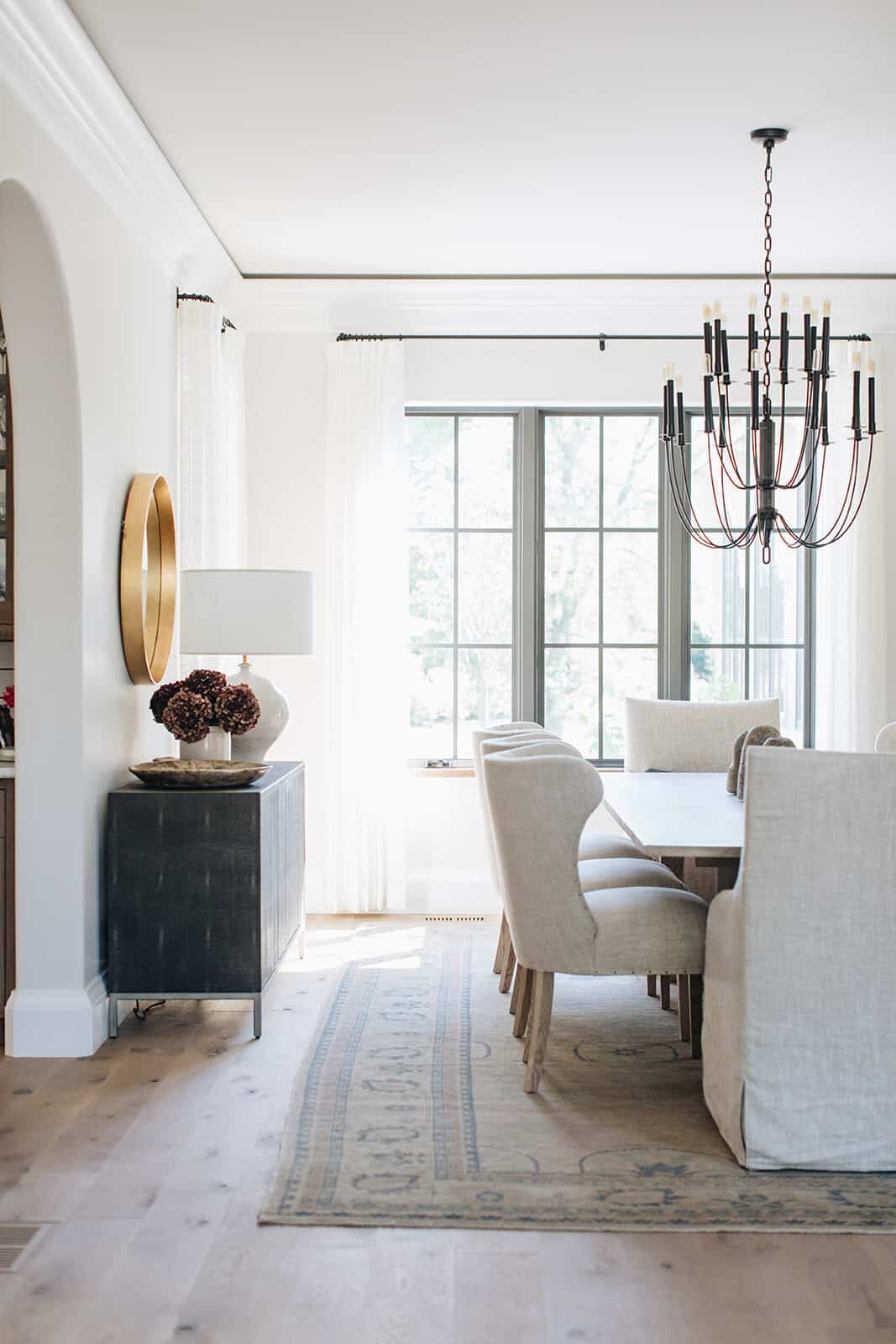 modern-english-country-transitional-dining-room