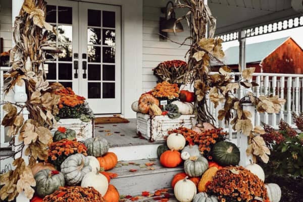 featured posts image for 25 Most Beautiful Fall Porch Decorating Ideas To Try This Season