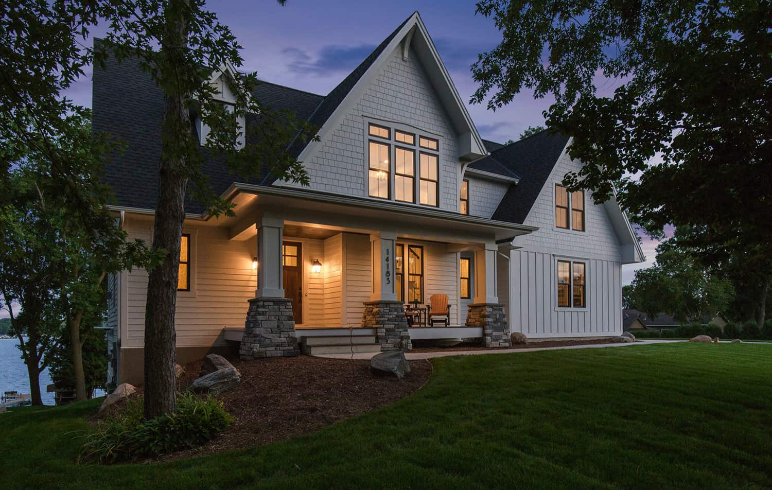 farmhouse-style-lake-house-exterior