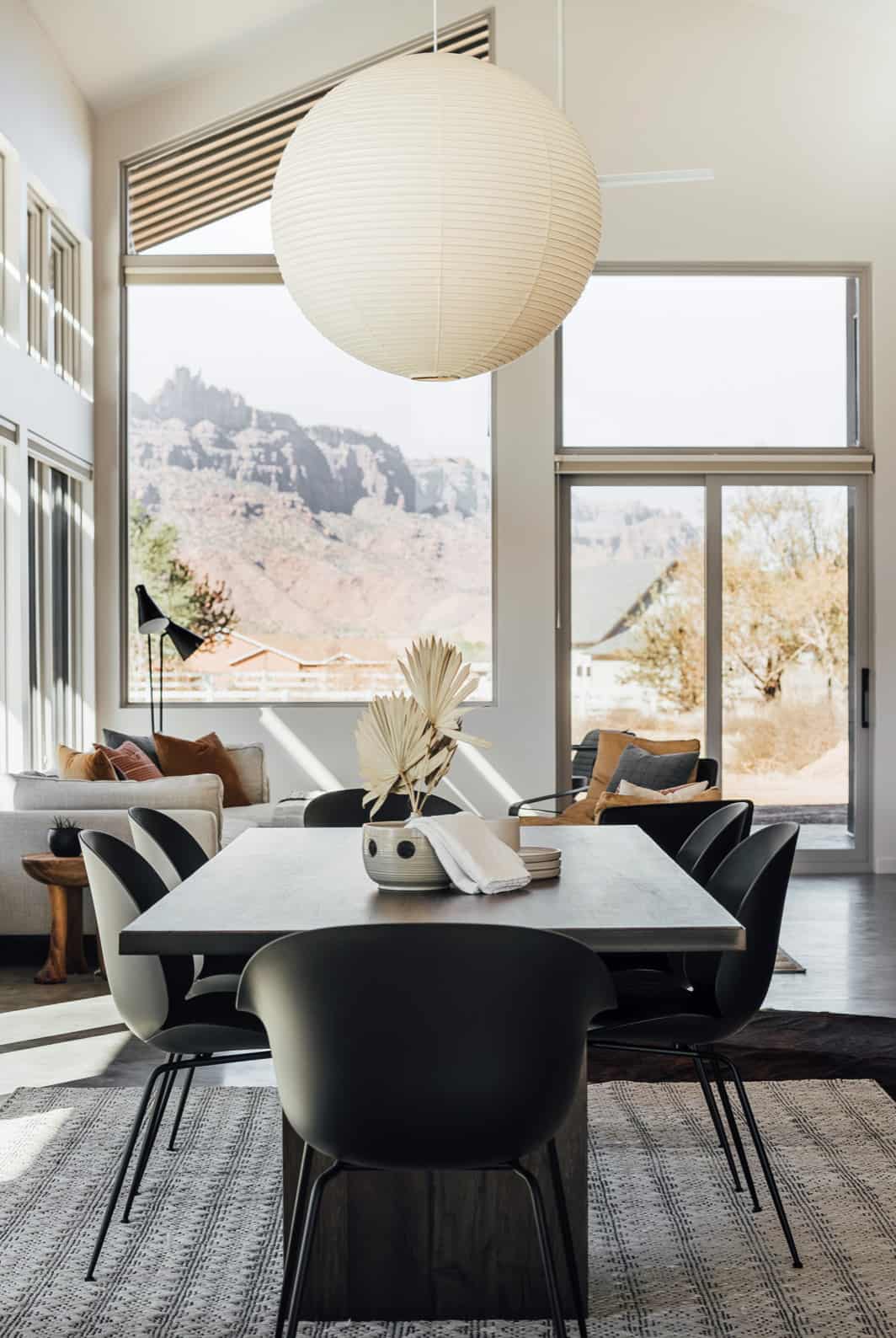 desert-modern-dining-room