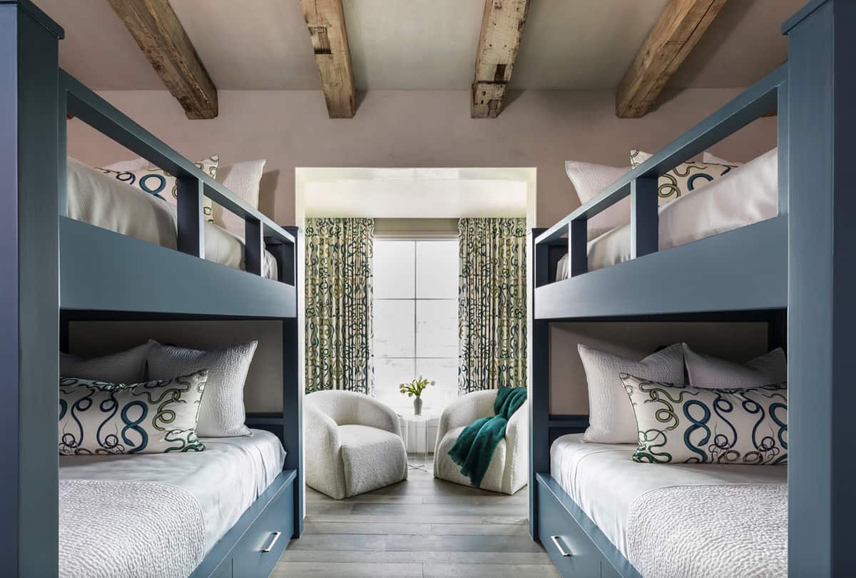 modern-belgian-farmhouse-style-bunk-bedroom