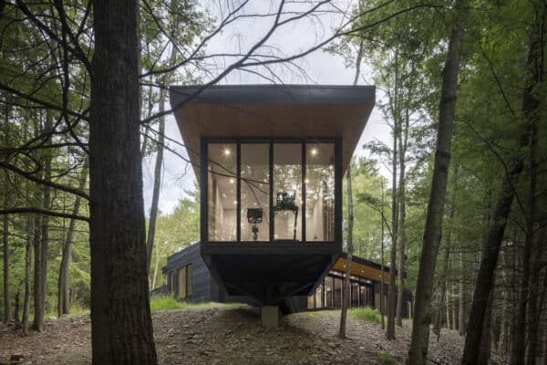 featured posts image for Breathtaking modern forest home seeks refuge in the Catskill Mountains