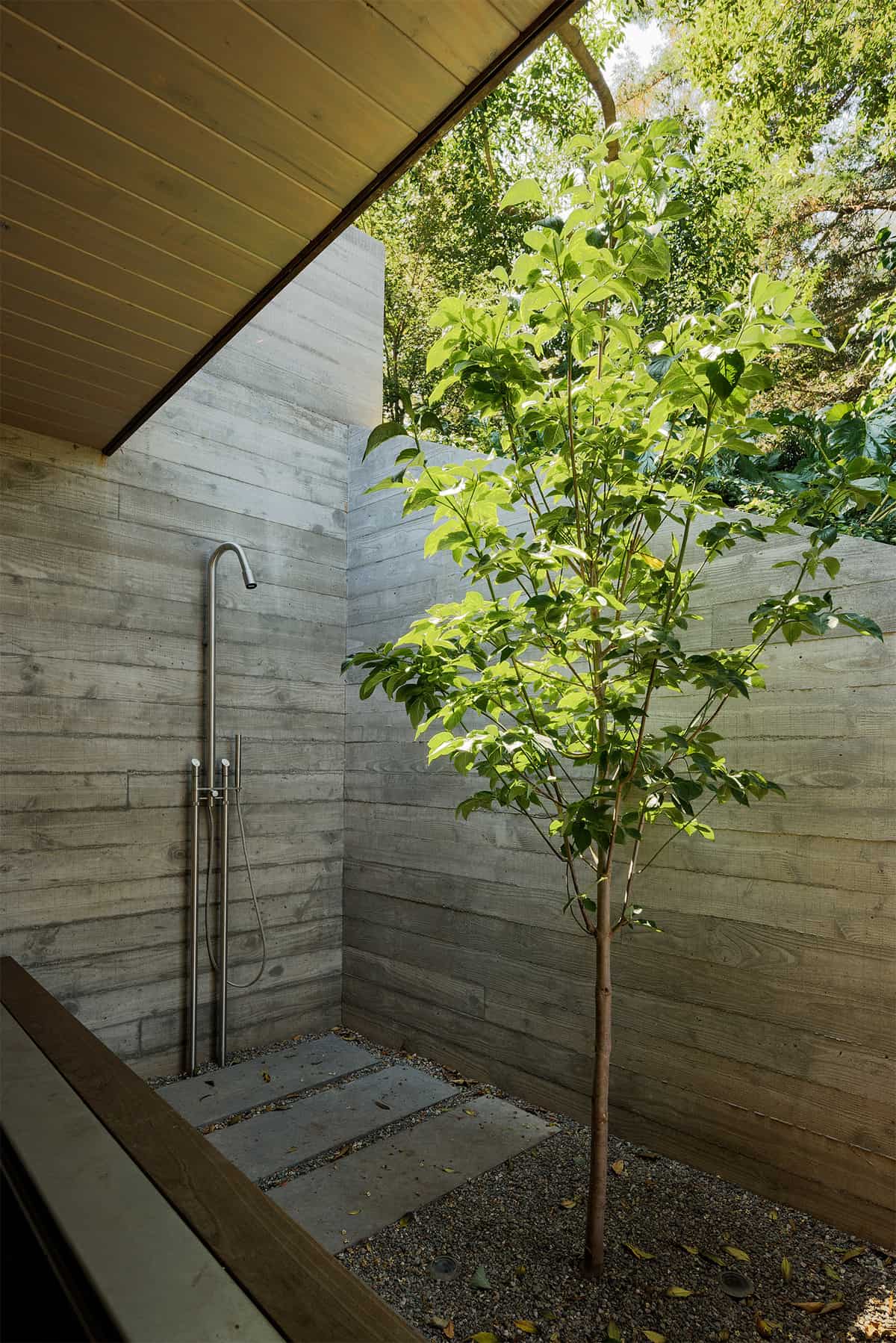 modern-outdoor-shower