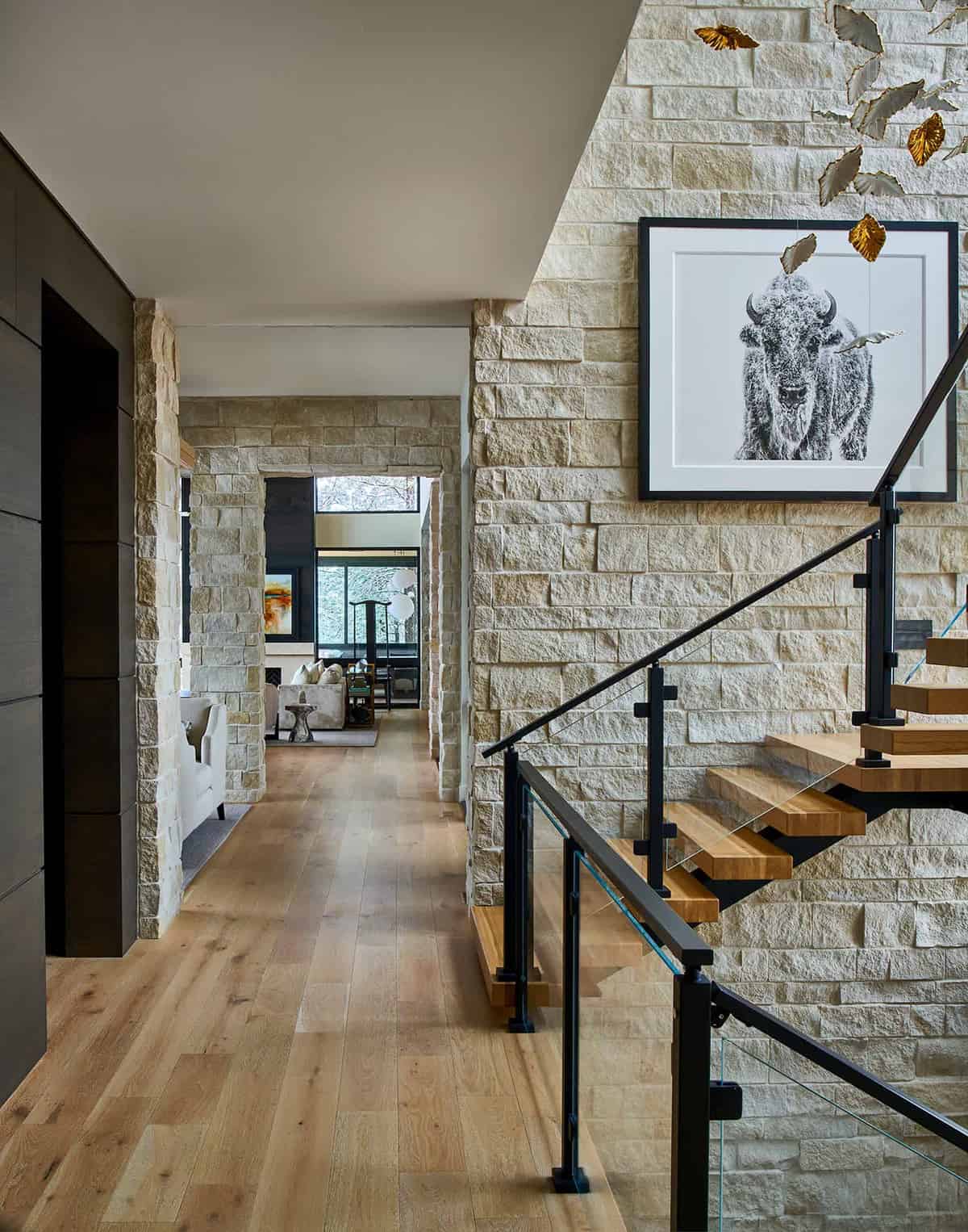 mountain-modern-hall-staircase