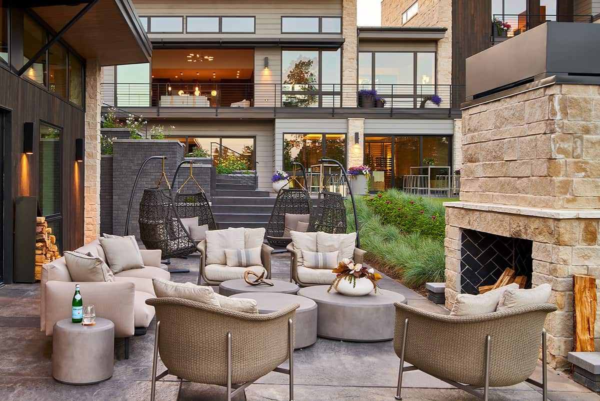 mountain-modern-patio