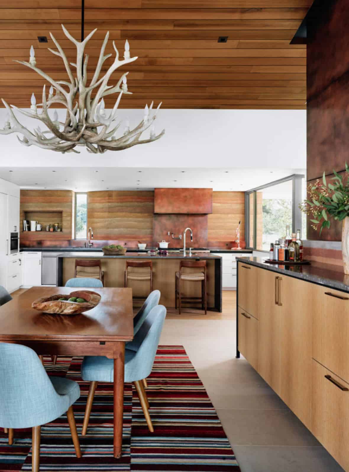 rammed-earth-home-dining-room