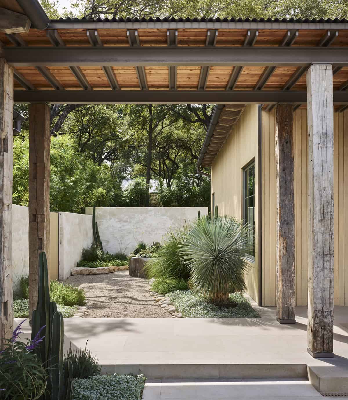 ranch-style-patio