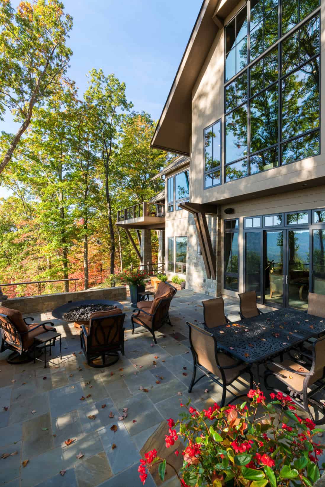 transitional-mountain-home-patio