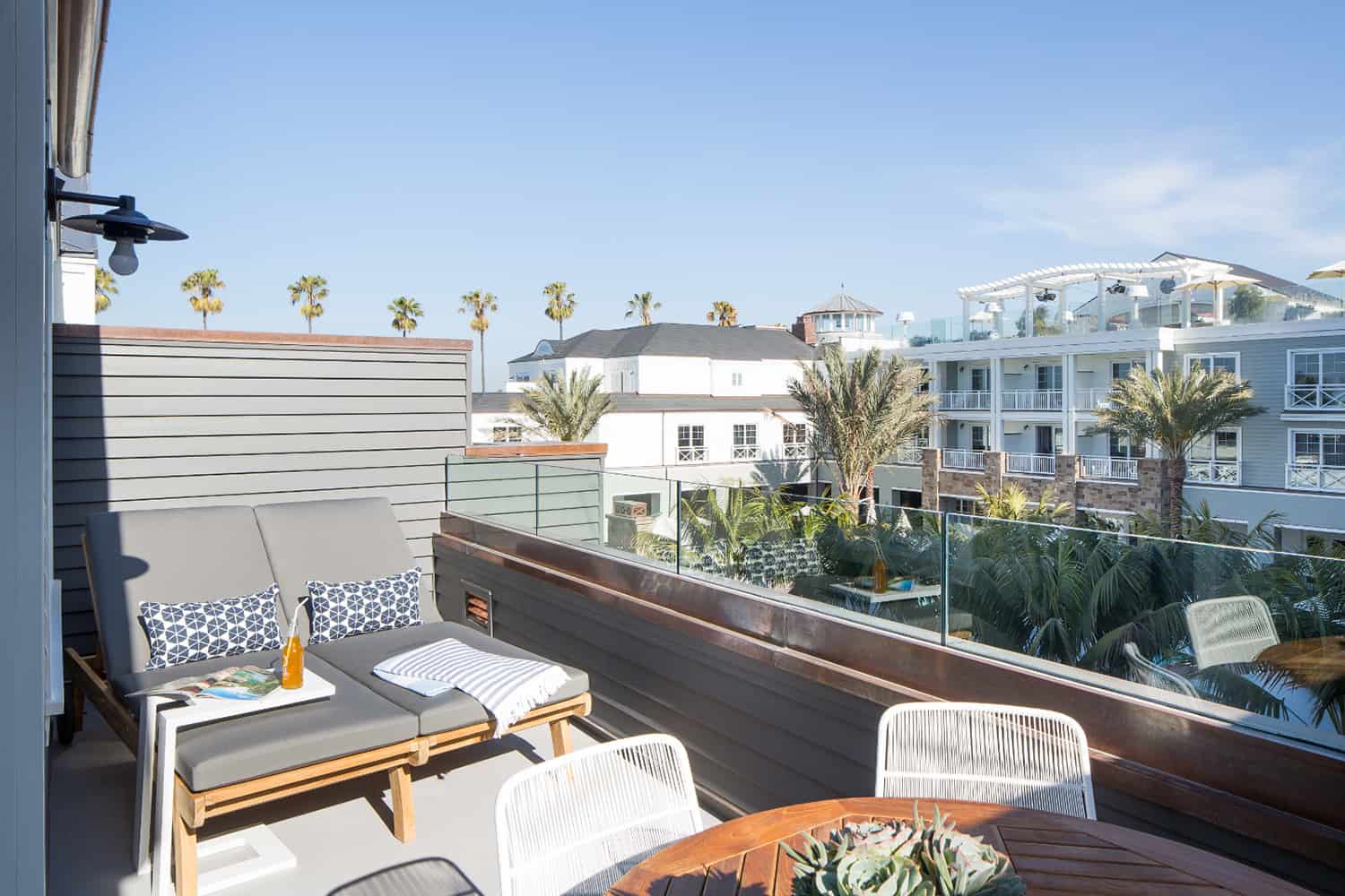beach-style-rooftop-deck