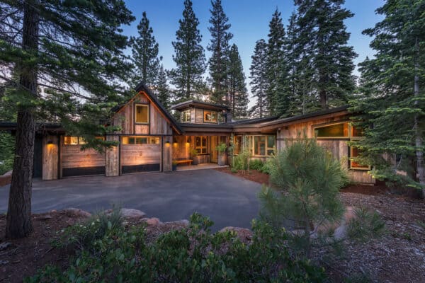 featured posts image for A compact mountain modern home surrounded by woods in Martis Camp