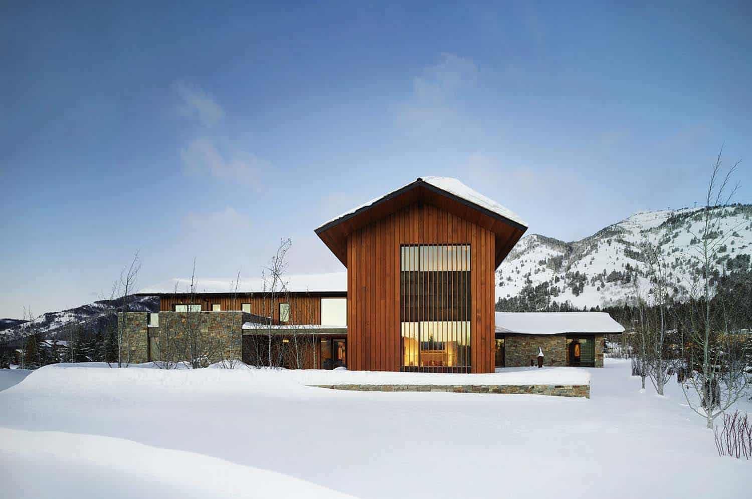 contemporary-wyoming-mountain-retreat-exterior-with-snow