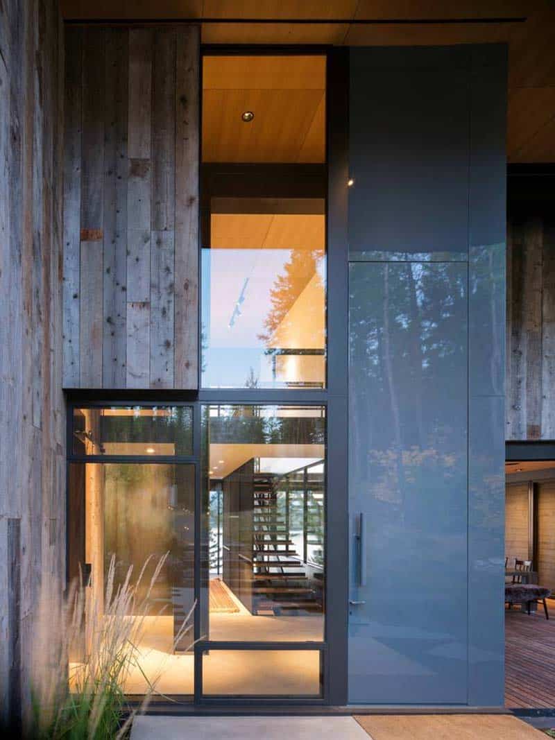 modern-lake-house-entry