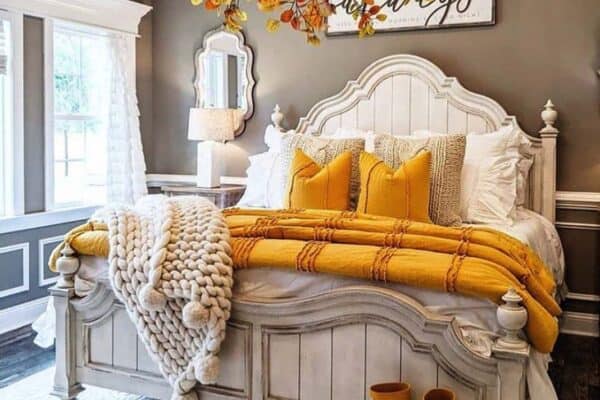 featured posts image for 15 Most Amazing Farmhouse Cozy Bedrooms All Decorated For Fall