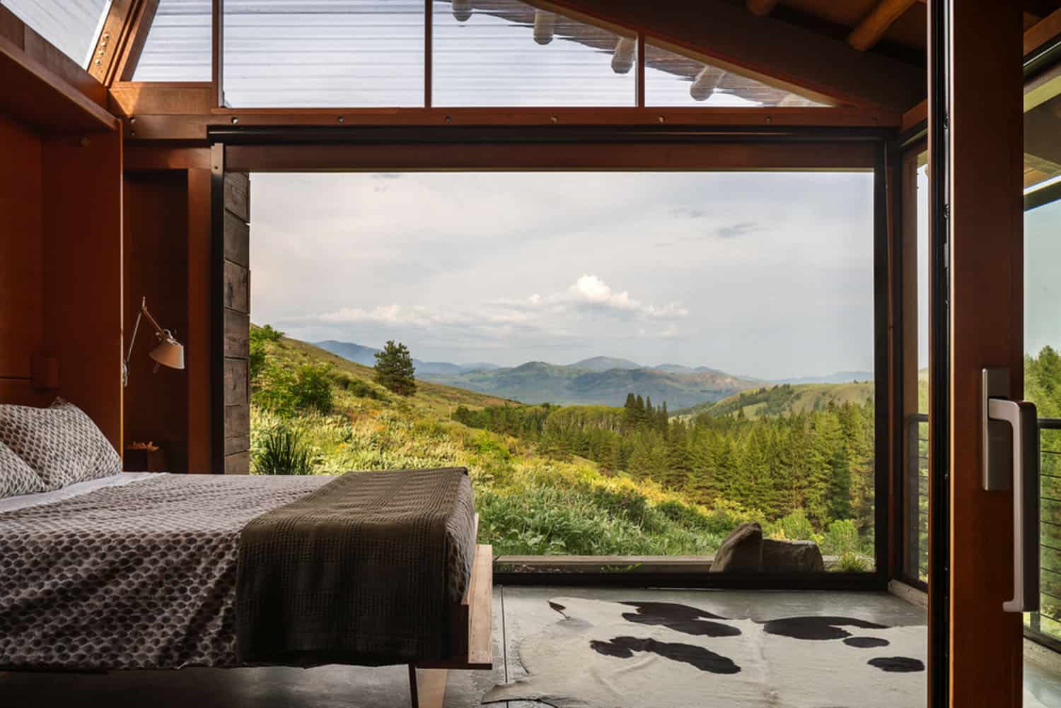 green-mountain-cabin-bedroom