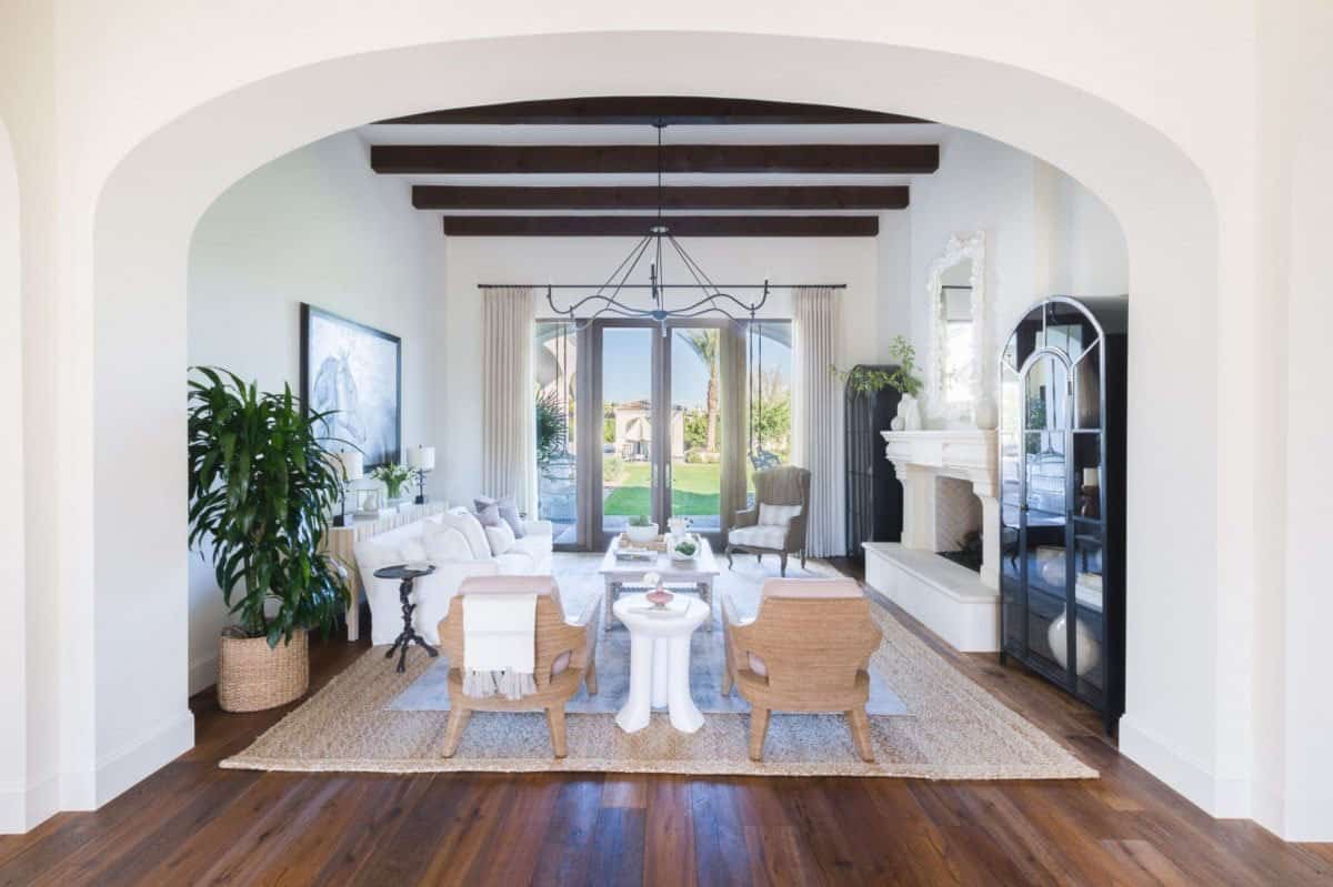mediterranean-inspired-living-room