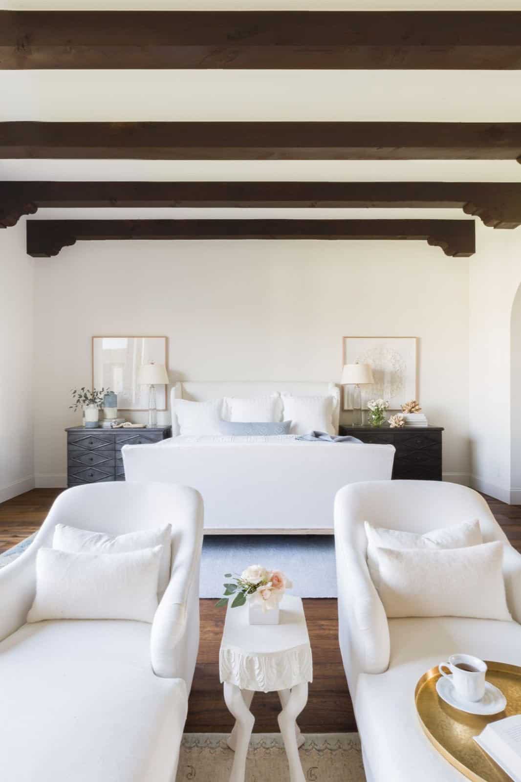 mediterranean-inspired-bedroom