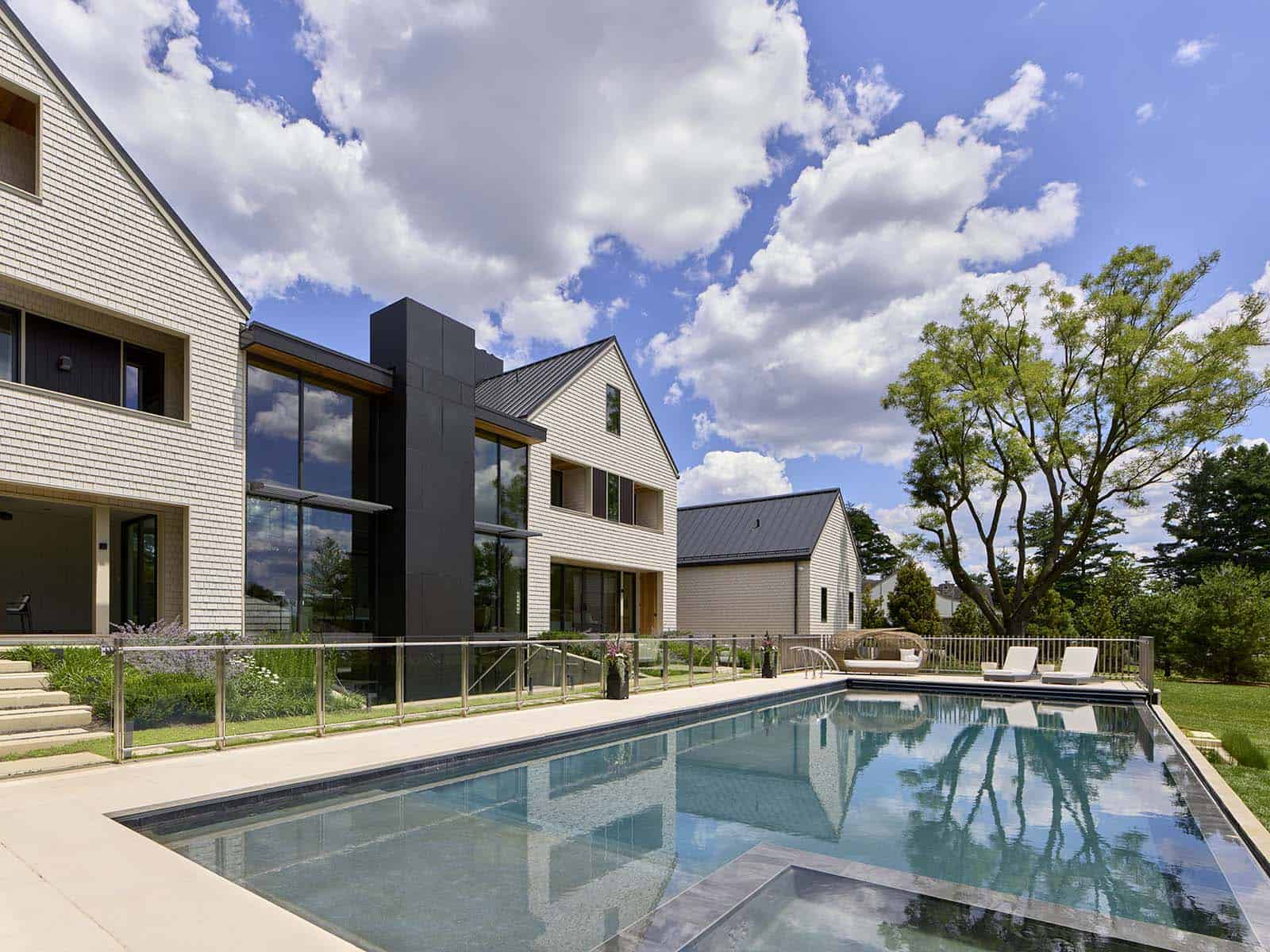 modern-home-backyard-with-a-swimming-pool