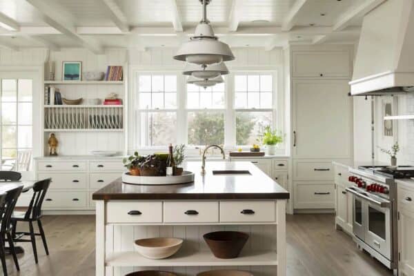 featured posts image for Tour this idyllic Nantucket beach house with an inviting vibe