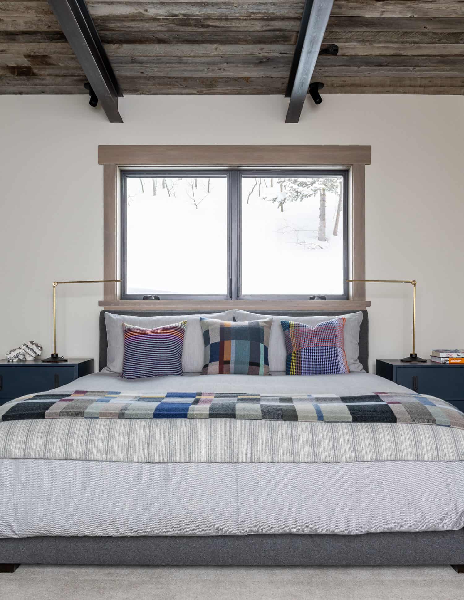 rustic-modern-guest-bedroom