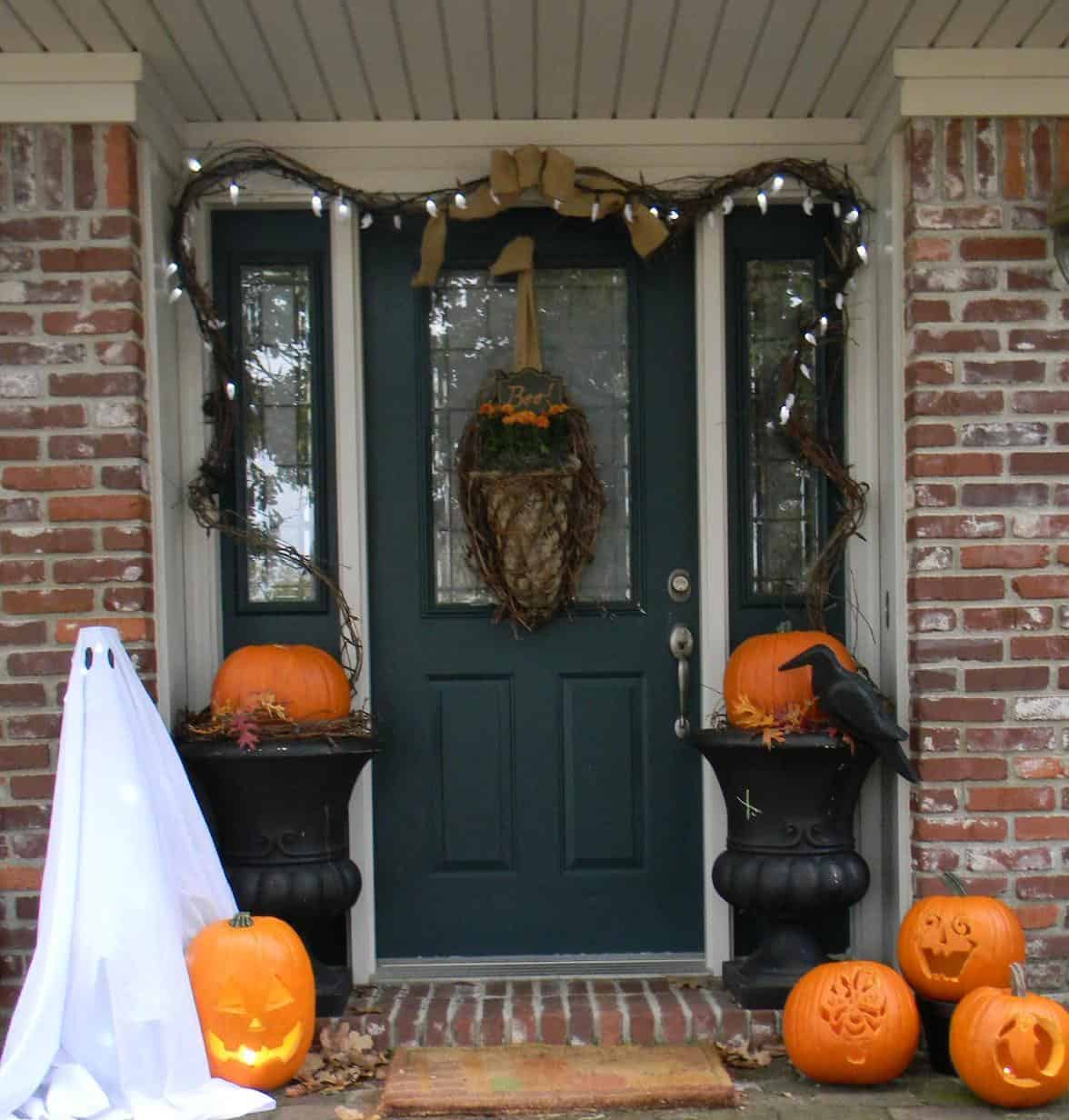 halloween-door-decor