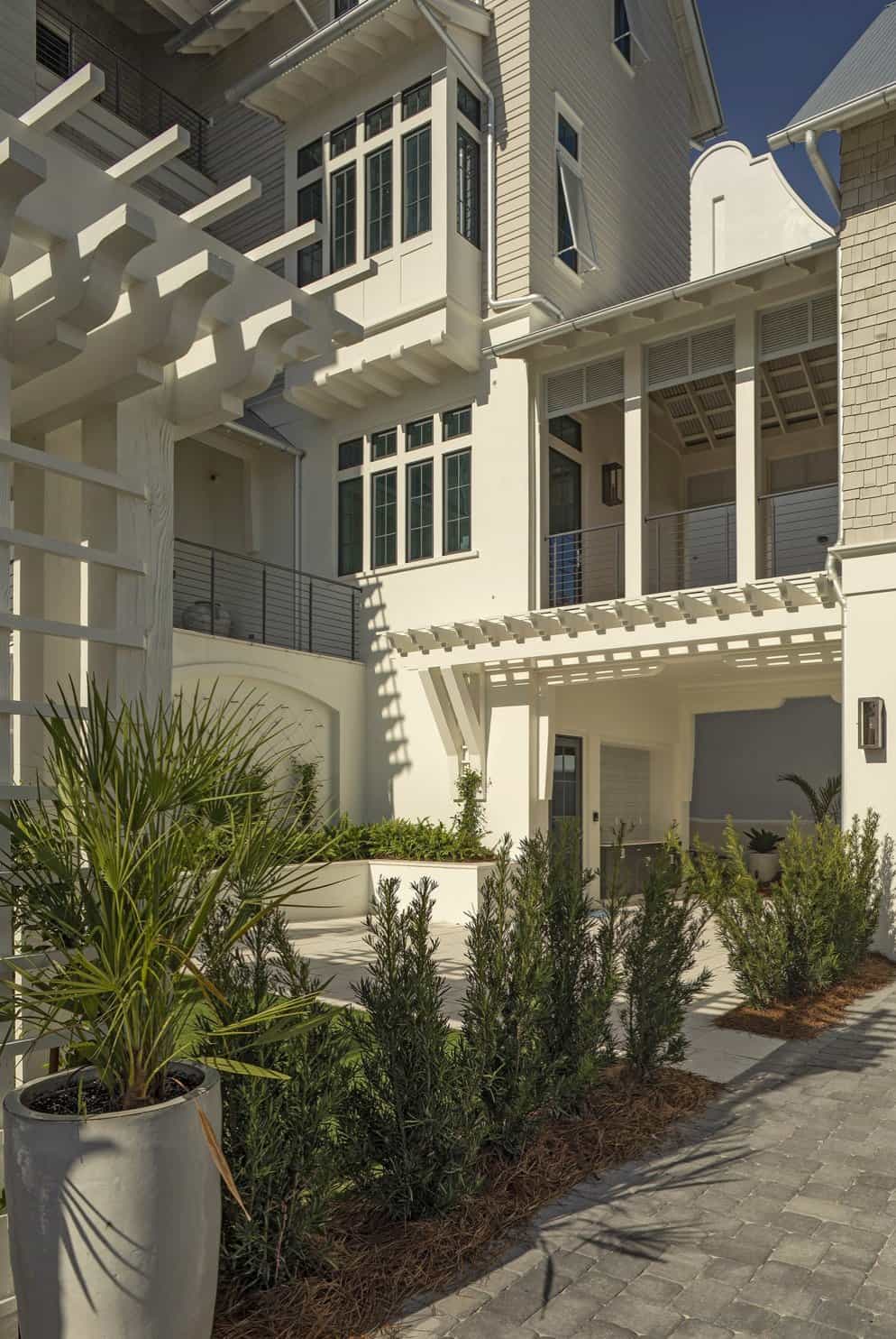 contemporary-beach-house-getaway-exterior